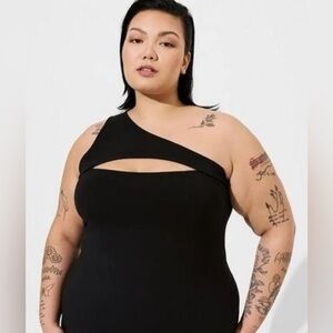 ❤️🌼NWT TORRID Women's NWT Plus Size Foxy Cutout One Shoulder-Shoulder Top